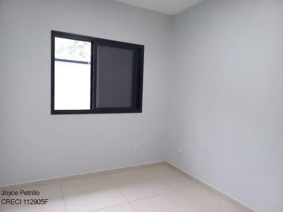 Imagem Casa com Piscina e Cascata a Venda em Peruíbe.
