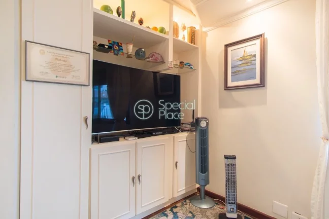 Imagem Excelente apartamento no alto de Santana. São 146m² de área privativa, 3 suítes, living para doi...