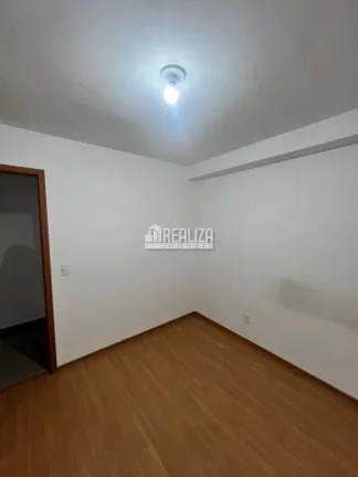 Imagem Apartamento de 2 dormitórios com piscina no Condomínio Residencial Lago das Brisas, no bairro Estados Unidos, em Uberaba