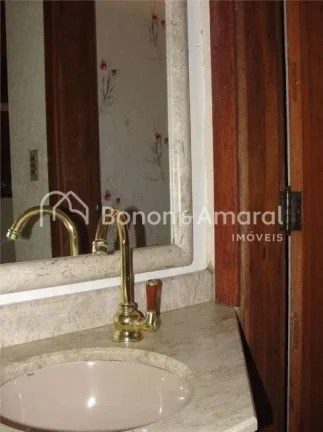 Imagem Linda casa à venda em condomínio fechado na região nobre de Sousas, a casa compõe:
4 quartos tod...