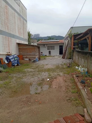 Imagem Casa com 2 dormitórios sendo 1 suíte e 1 vaga de garagem - Bairro Limeira Baixa – Brusque/SC