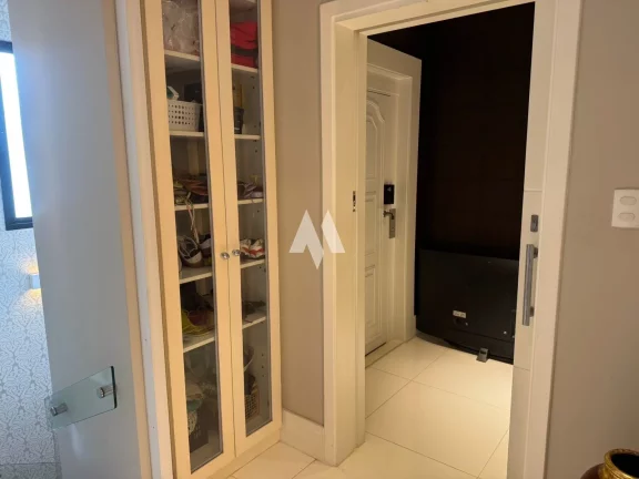 Imagem Apartamento à venda com 4 dormitórios, 3 suítes e 2 vagas - Gonzaga / Santos
