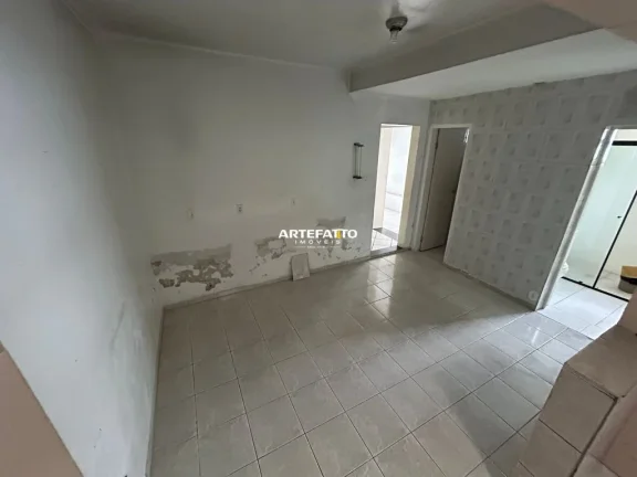 Imagem Casa de Esquina Ideal para por comércio clínica, escritórios perto da Marginal