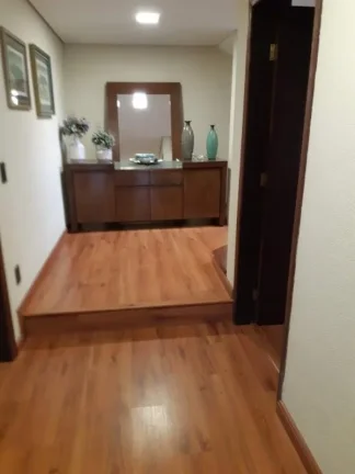 Imagem OPORTUNIDADE !!! LINDA CASA NO QUINTA DAS VIDEIRAS PARA VENDA.