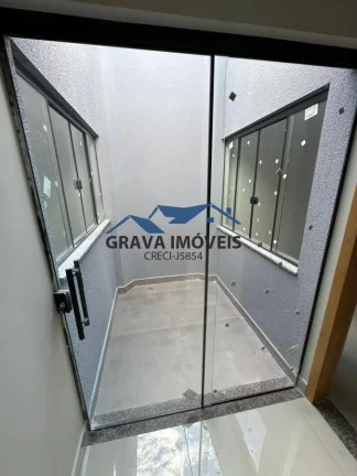 Imagem Alto Padrão para Venda em Maringá, Conjunto Residencial Paulino Carlos Filho, 3 dormitórios, 1 suíte, 2 banheiros, 3 vagas
