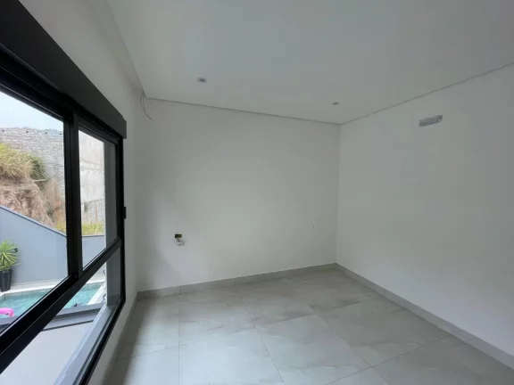 Foto do imóvel: Casa em Cajamar com 3 Suítes, 4 Vagas e Piscina