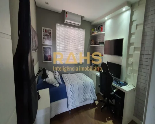 Imagem Lindíssima casa no Bairro Petrópolis. Imóvel possui uma suíte, mais dois dormitórios, sala de e...