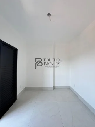 Imagem Apartamento 2 Dormitórios sendo 1 suíte a 200 metros do mar no bairro Caiçara - Praia Grande