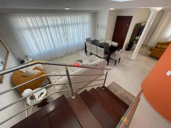 Imagem Sobrado à venda 3 Quartos, 1 Suite, 5 Vagas, Jardim São Caetano, São Caetano do Sul - SP