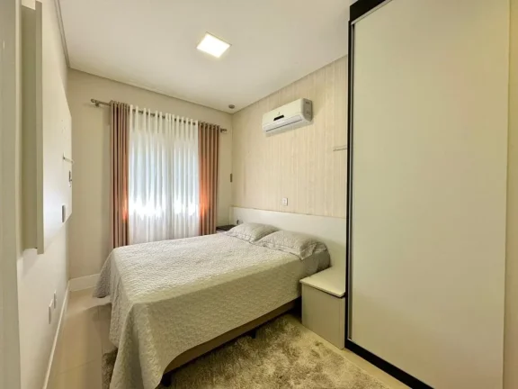 Imagem Casa em Condominio 4 Dormitórios - Bairro --