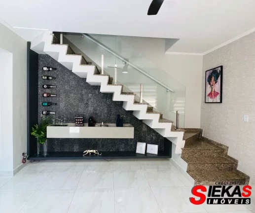 Imagem Imperdível! Casa de 3 quartos e 1 suíte no Tatuapé, São Paulo-SP: 200m², 3 banheiros e 2 vagas de garagem. Confira!