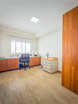 Imagem Este apartamento no Cambuí oferece uma planta funcional e bem distribuída em 83m² de área útil,...
