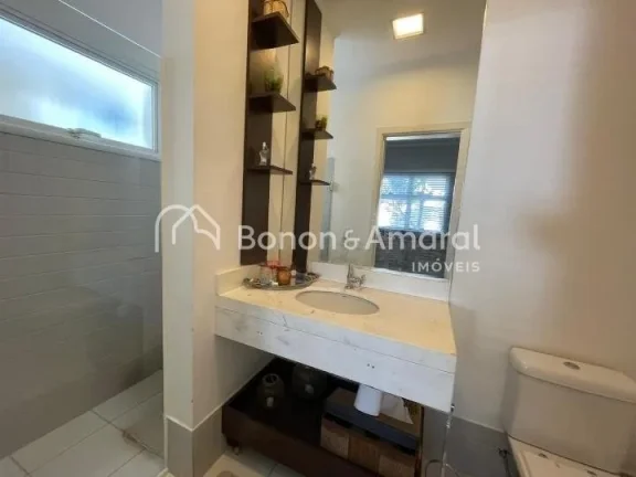 Imagem Encantadora residência em condomínio fechado, com projeto moderno e ambientes integrados que propo...