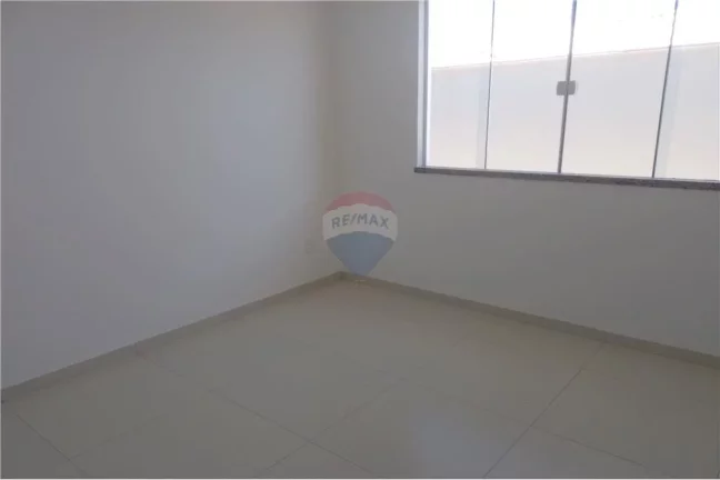 Imagem Excelente Oportunidade: Casa de 3 Quartos em Condomínio com Infraestrutura Completa