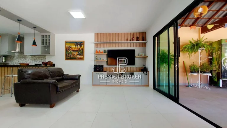 Imagem Casa à venda, 260 m² por R$ 1.000.000,00 - Pessegueiros - Teresópolis/RJ