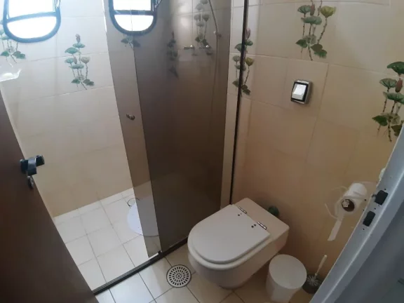 Imagem APARTAMENTO MOBILIADO, NO CALÇADÃO, 50 METROS DA PRAIA NA PITANGUEIRAS - GUARUJÁ