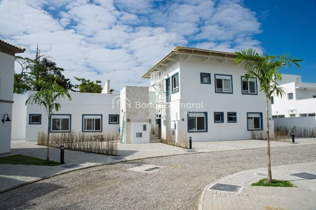 Imagem Casa a venda pronta para morar, na Praia das Cigarras em São Sebastião, localizada em condomínio ...