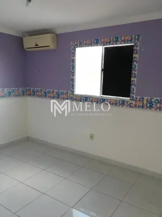 Imagem Casa com 2qts, suíte, 2 vagas com 110m2 Tamarineira...
