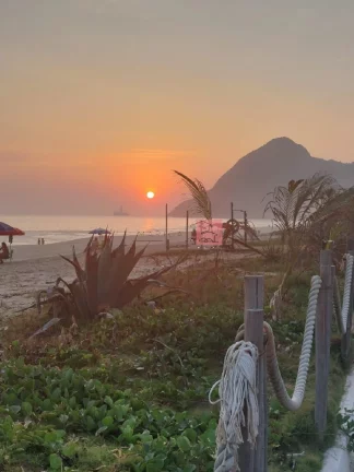 Imagem Comercial para Venda em Maricá/RJ - 0 Dorm. 29 m2 Área Útil
