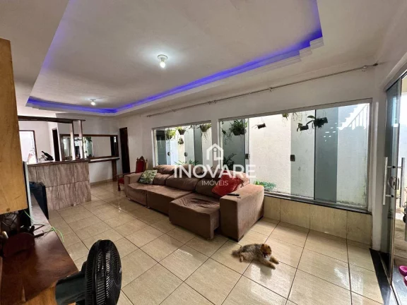 Imagem Casa com 3 dormitórios à venda, 280 m² por R$ 650.000,00 - Cidade Jardim - Itumbiara/GO
