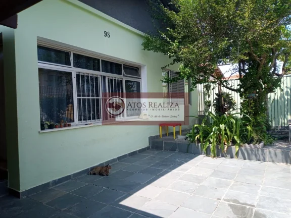 Imagem Oportunidade a venda no Bairro de Veleiros. Vendo excelente casa com Edícula em Veleiros, são 250m² de área, com 3 dormitórios, sendo 1 Suíte, sala, Cozinha, área de lavanderia, área de churrasqueira com banheiro, edícula com 2 cômodos e banheiro, maís um