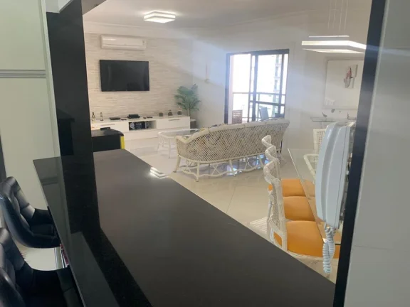 Imagem Apartamento para Venda em Guarujá / SP no bairro Pitangueiras