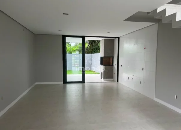 Imagem Sobrado à Venda em Sertão do Maruim - 3 Dormitórios, R$620k