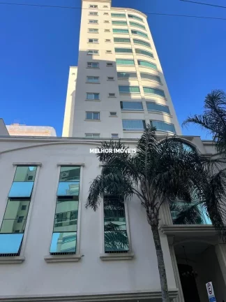 Imagem Apartamento à venda com 02 suítes e 02 vagas de garagem no centro de Balneário Camboriú