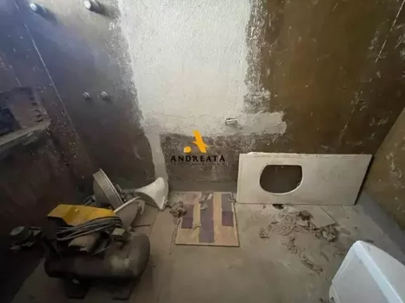 Imagem Novo Leblon - Casa localizada na melhor rua do condominio. Oportunidade de retrofit. Atenção construtrores!!!