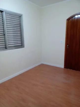 Imagem Ótimo sobrado próximo à escolas e comércio!