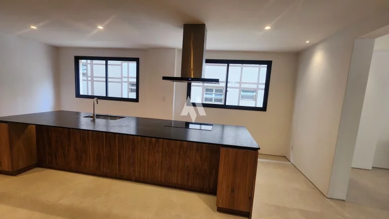 Imagem Apartamento de Luxo no Boqueirão – 4 Dormitórios a 3 Quadras da Praia!