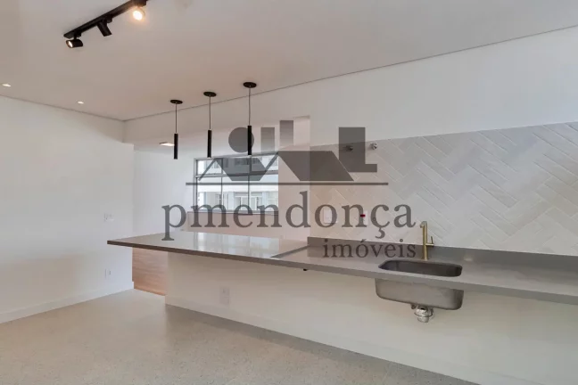 Imagem Apartamento à venda no Ed. Itapuã com 176m2, 2 quartos (1 suíte) e 1 vaga fixa.