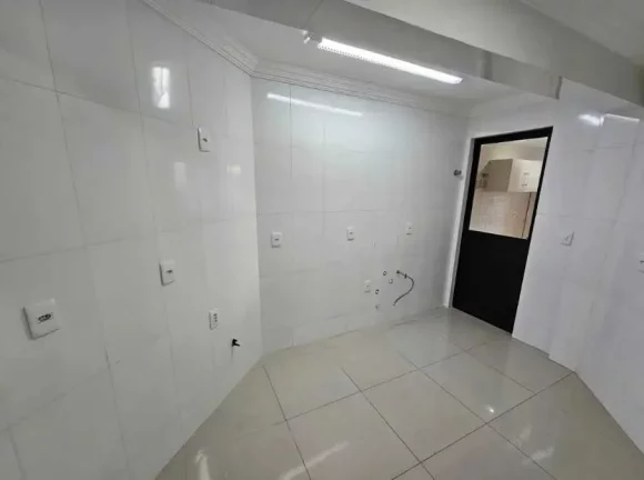 Imagem Apartamento quadra mar com 3 dormitórios sendo 1 suíte e 2 vagas de garagem Balneário Camboriú/SC