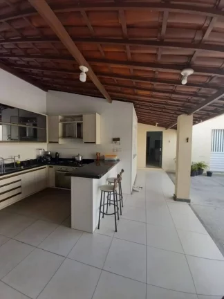 Imagem Casa à venda no Cirurgia: 4 quartos, área de lazer e 2 vagas de garagem - Confira!