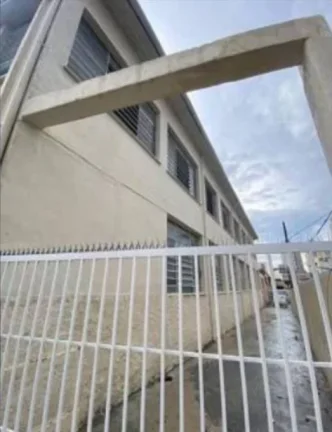 Imagem Alugo Galpao com 1.185mts² de terreno e 978mts² de area constru