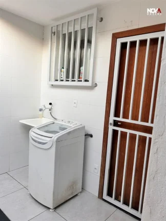 Imagem Encante-se com esta casa duplex geminada, com 64m² de área privativa, oferecendo tudo o que você ...