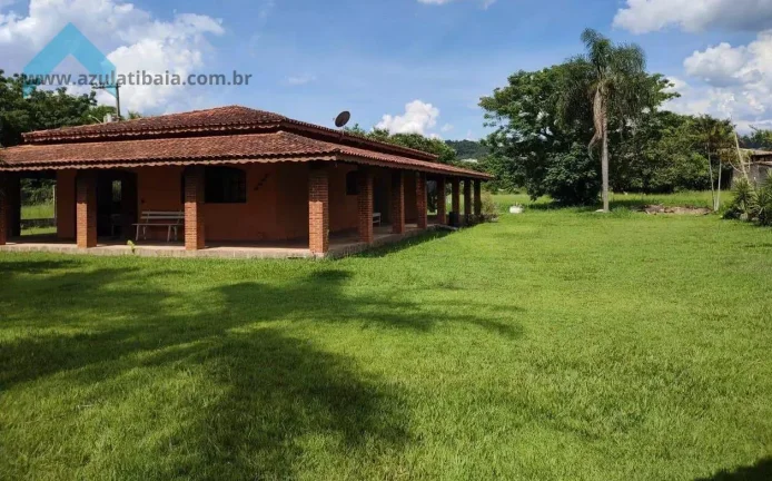 Imagem Chácara com casa e área gourmet à venda em Atibaia