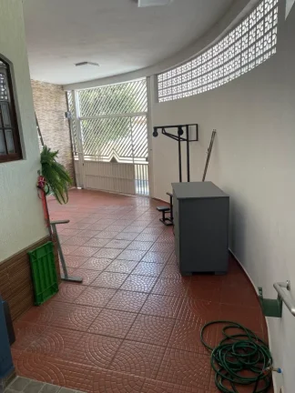 Imagem Casa para Venda em Santo André, Jardim Las Vegas, 4 dormitórios, 1 suíte, 2 banheiros, 2 vagas