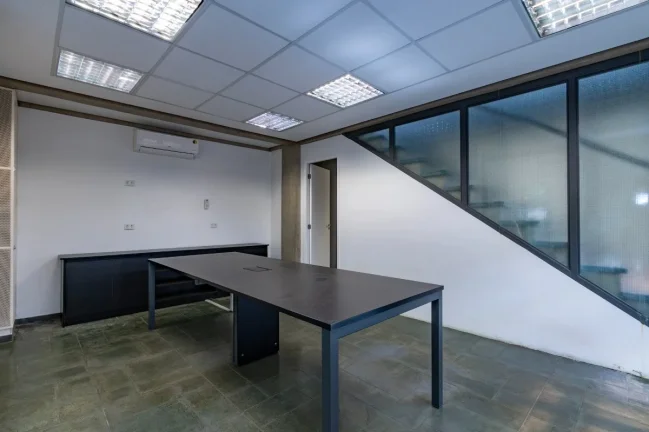 Imagem Casa Comercial Vila Ipojuca - 434M², 8 Banheiros, 3 Vagas, Copa, Cozinha, Quintal.
