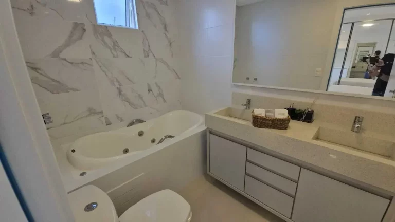 Imagem Apartamento 3 suítes e 3 vagas de garagem em Balneário Camboriú