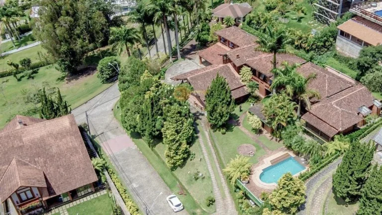 Imagem Casa em Condomínio para Venda em Teresópolis / RJ no bairro Quebra Frascos