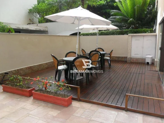 Imagem PITANGUEIRAS – NA SEGUNDA QUADRA DA PRAIA, LOCAL NOBRE, VISTINHA PARA O MAR, 87 M² ÚTEIS, LOCALIZAÇÃO PRIVILEGIADA, 02 VAGAS DE GARAGEM, ÁREA DE LAZER