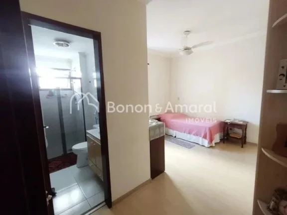 Imagem Apartamento com 3 dormitórios, todos com armários embutidos, incluindo 1 suíte. O imóvel possui ...
