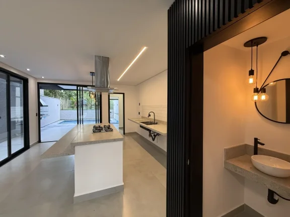 Imagem Casa á Venda no Nova Jaguarí com fundo para mata e piscina