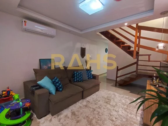 Imagem Buscando um imóvel pronto para Morar! Esse Sobrado Geminado esta localizado no bairro no Costa e Si...