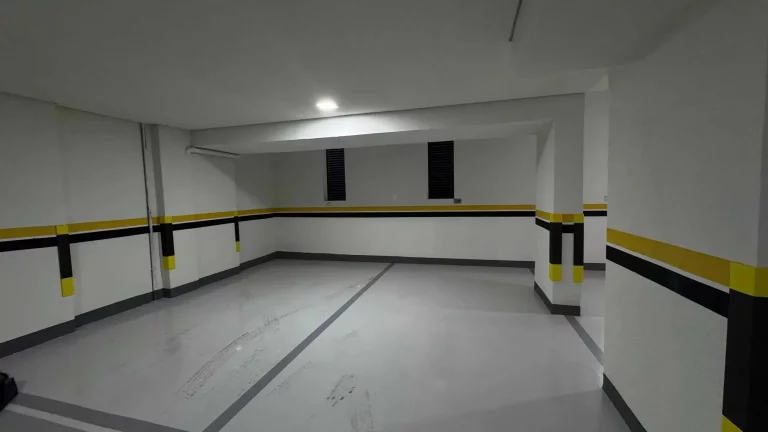 Imagem Apartamento com 3 suítes e 2 vagas de garagem em Meia Praia, Itapema/SC