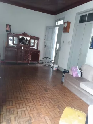 Imagem Casa à venda no bairro Centro - Guaratinguetá/SP