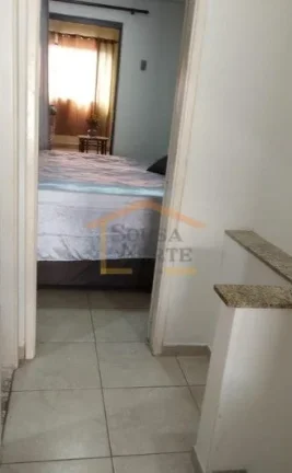 Imagem Sobrado com 250 m² de área útil, dispõe de 2 dormitórios com varanda, 1 banheiro, sala de estar...