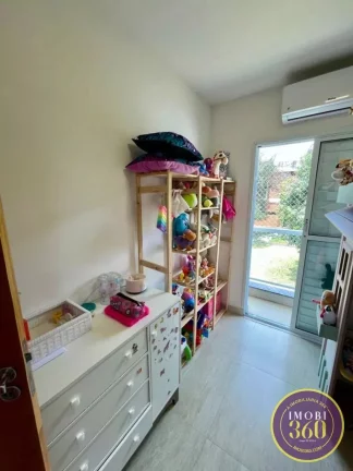 Imagem Lindo e espaçoso sobrado de condomínio