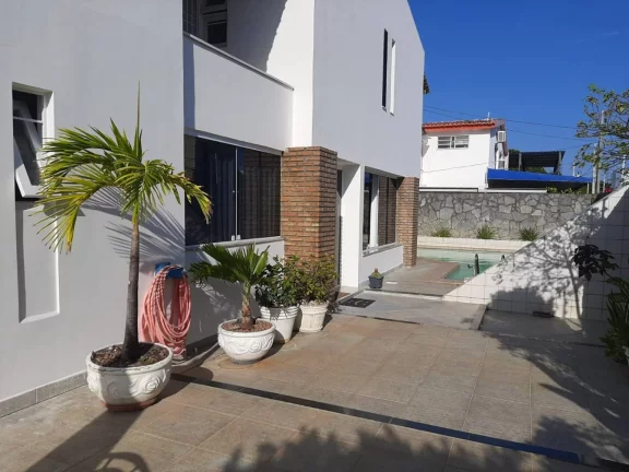 Imagem Casa à venda no bairro Suissa - Espaçosa com 5 quartos e 4 vagas de garagem!